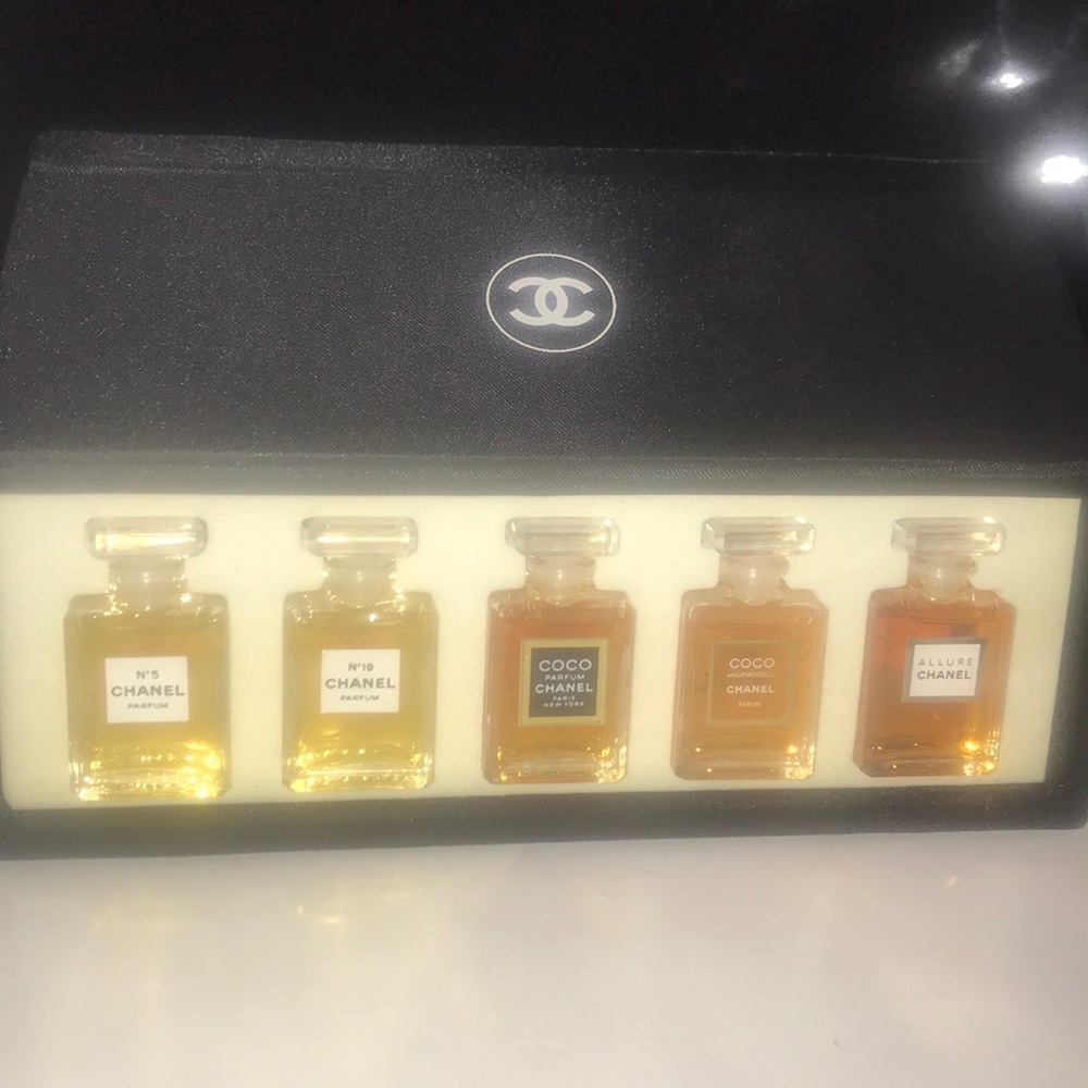 CHANEL Pure Perfume Miniature Set No5 No19 & More!